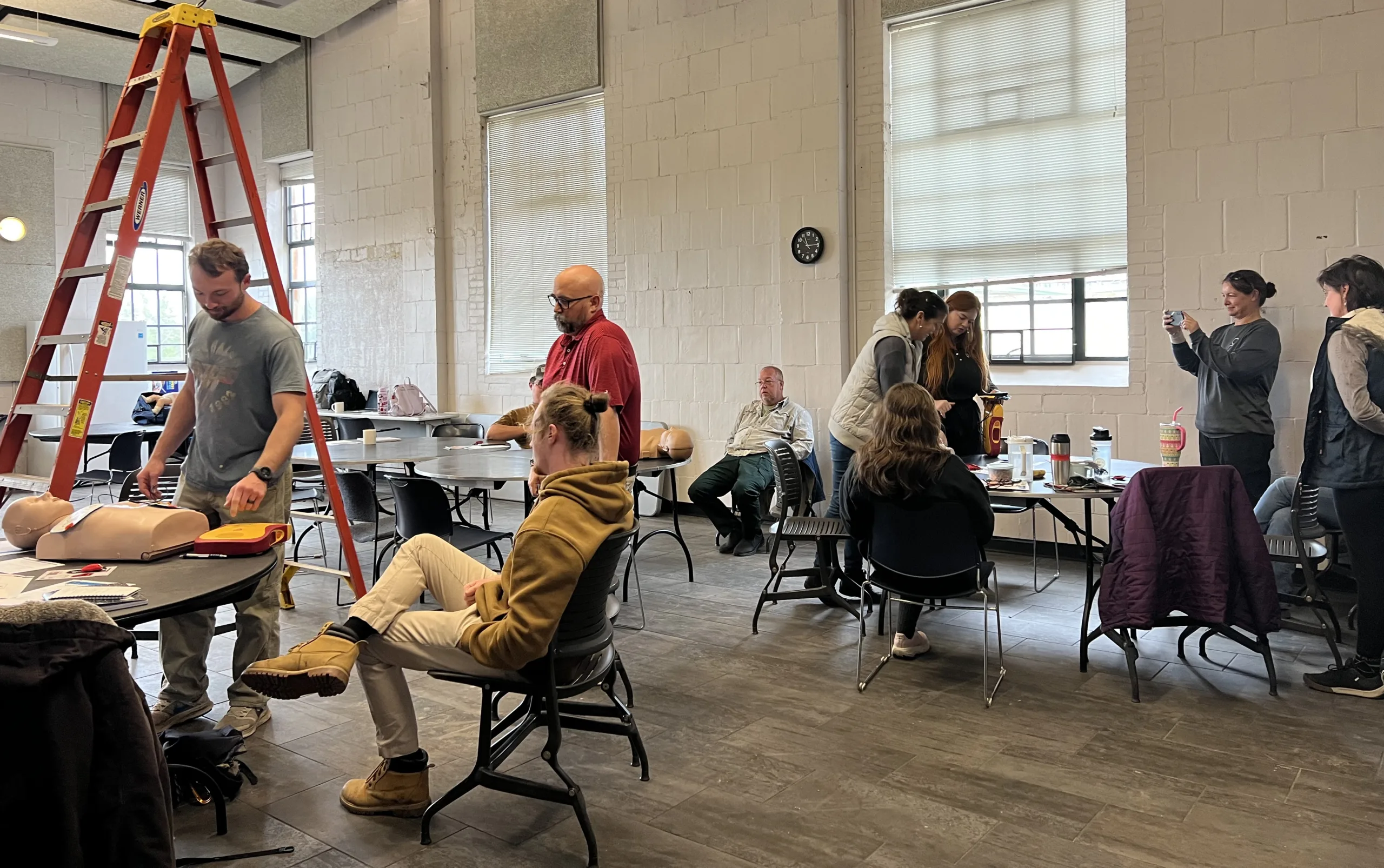Alex Nichols, a senior emergency operations coordinator in UGA’s Office of Emergency Preparedness, leads cardio-pulmonary resuscitation training at the UGA Marine Institute on Sapelo Island